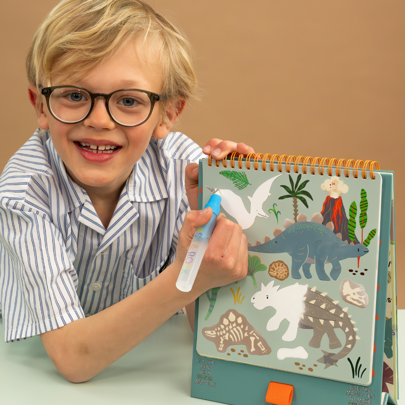 Magic Colour-in Easel Pad - mess-free reusable creative activity for children