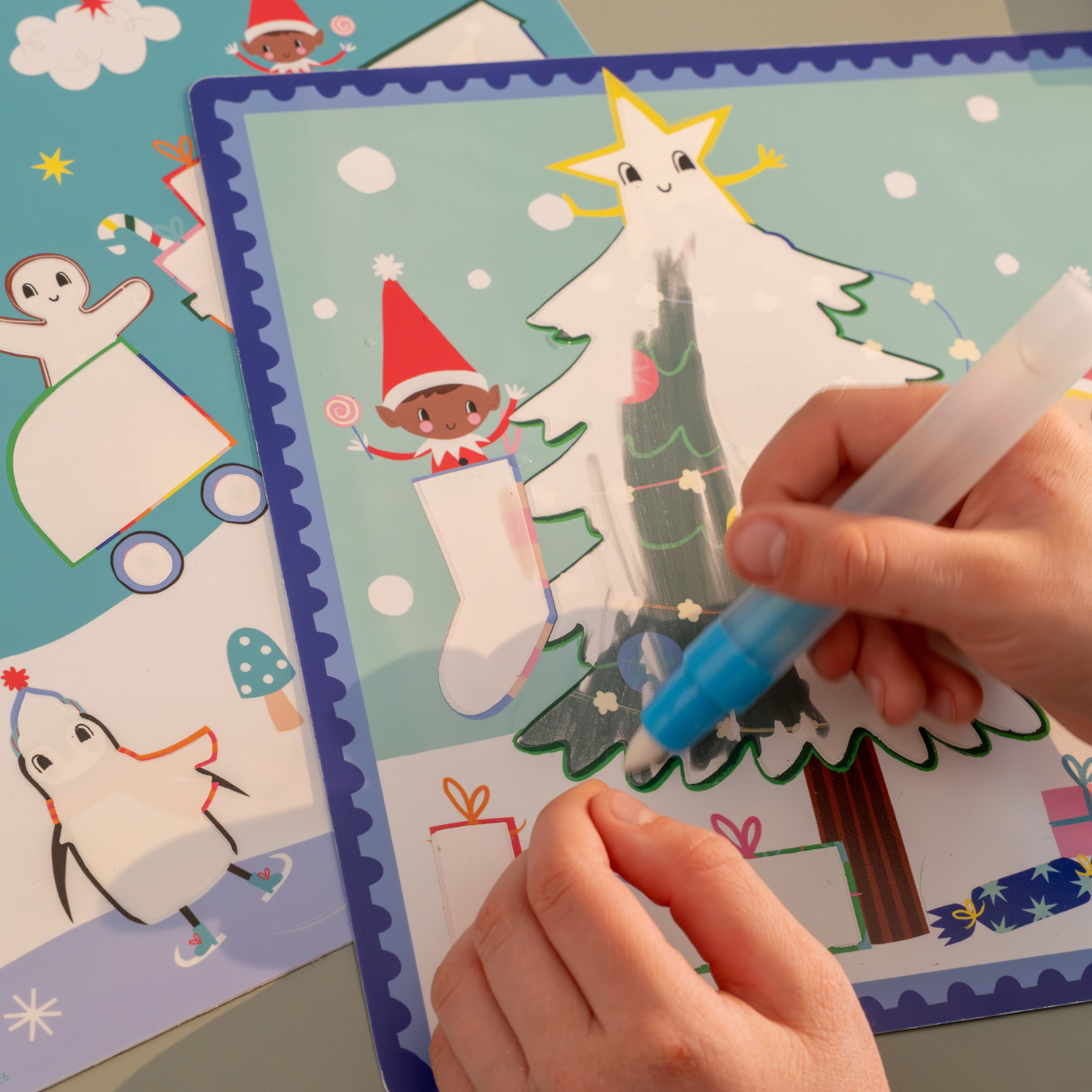 Reusable mess-free Placemat to draw on (Christmas design)